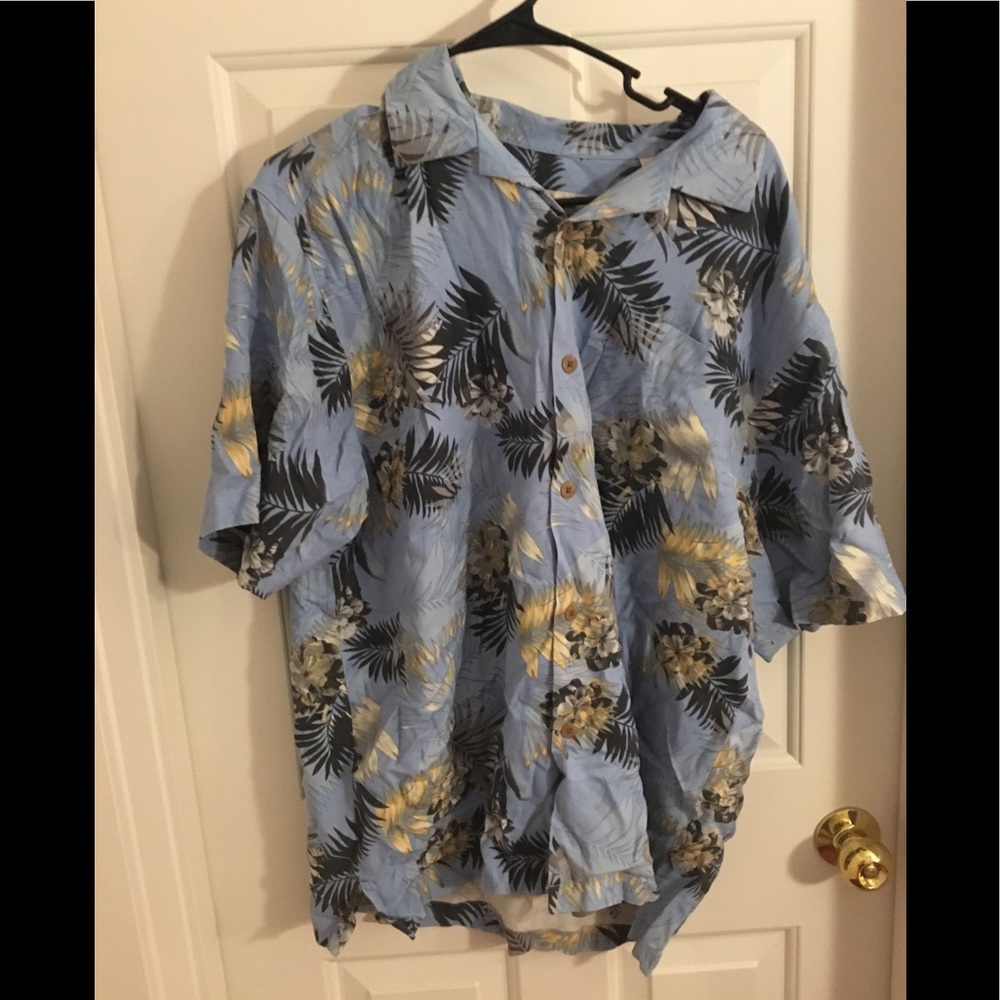 Tommy Bahama Button Down